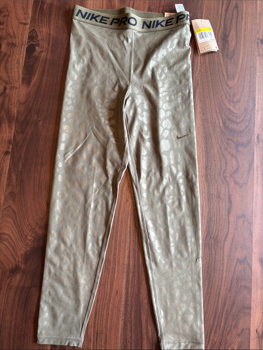 Nike Pro Tight Fit High Rise 7/8 Length NWT Sz Small